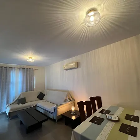 Sea-view Eco-apartment B110 * 폴리스