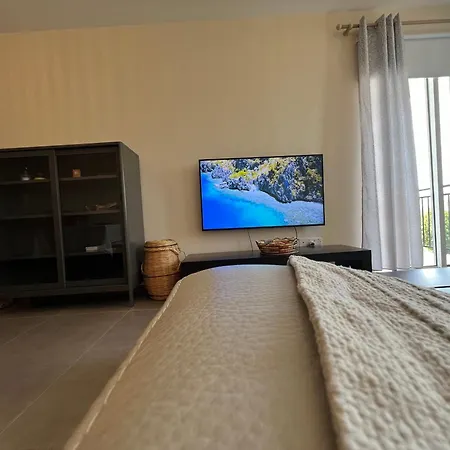 Sea-view Eco-apartment B110 * 폴리스